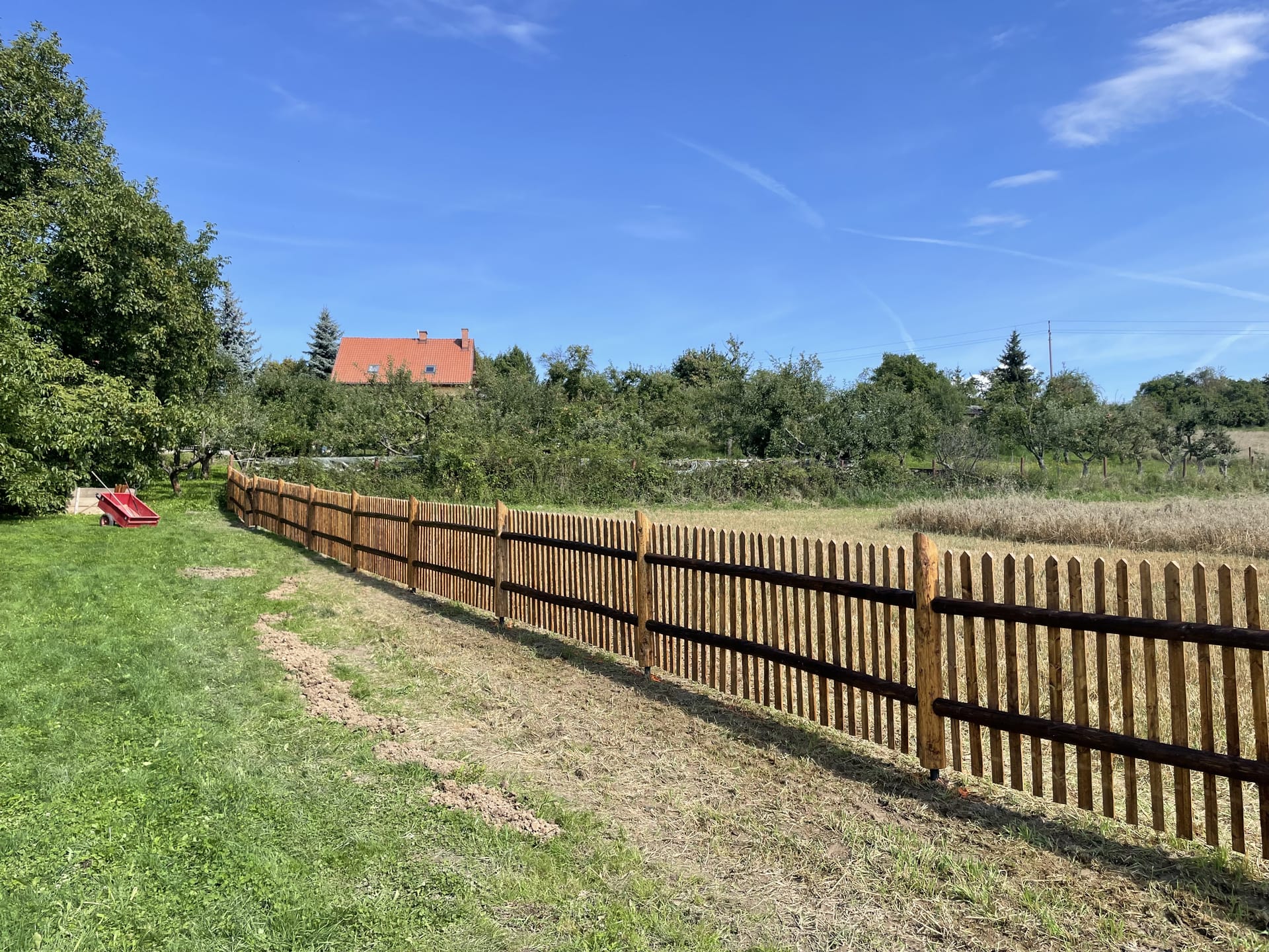 Obrázek 7 / Dřevěné ploty - strojně loupané   - realizace Výskeř 9-2021